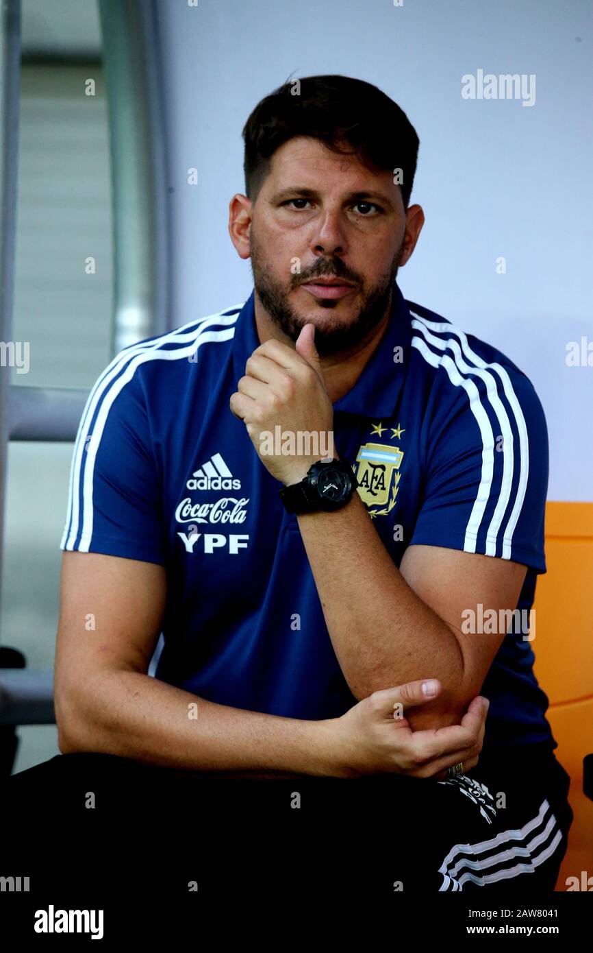 PEREIRA, COLOMBIA - JANUARY 30 : Fernando Batista head coach of Argentina looks on ,during a match between Argentina U23 and Venezuela U23 as part of CONMEBOL Preolimpico 2020 at Estadio Hernan Ramirez Villegas on January 30, 2020 in Pereira, Colombia. (Photo by MB Media/Getty Images) Stock Photo
