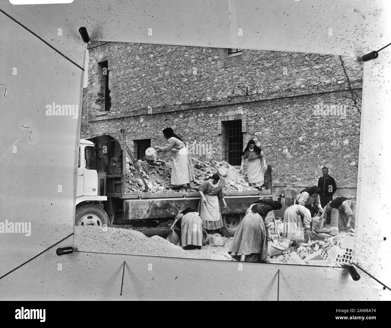 Nuns renovate convent, during work Date: May 7, 1973 Keywords: nuns, monasteries Stock Photo