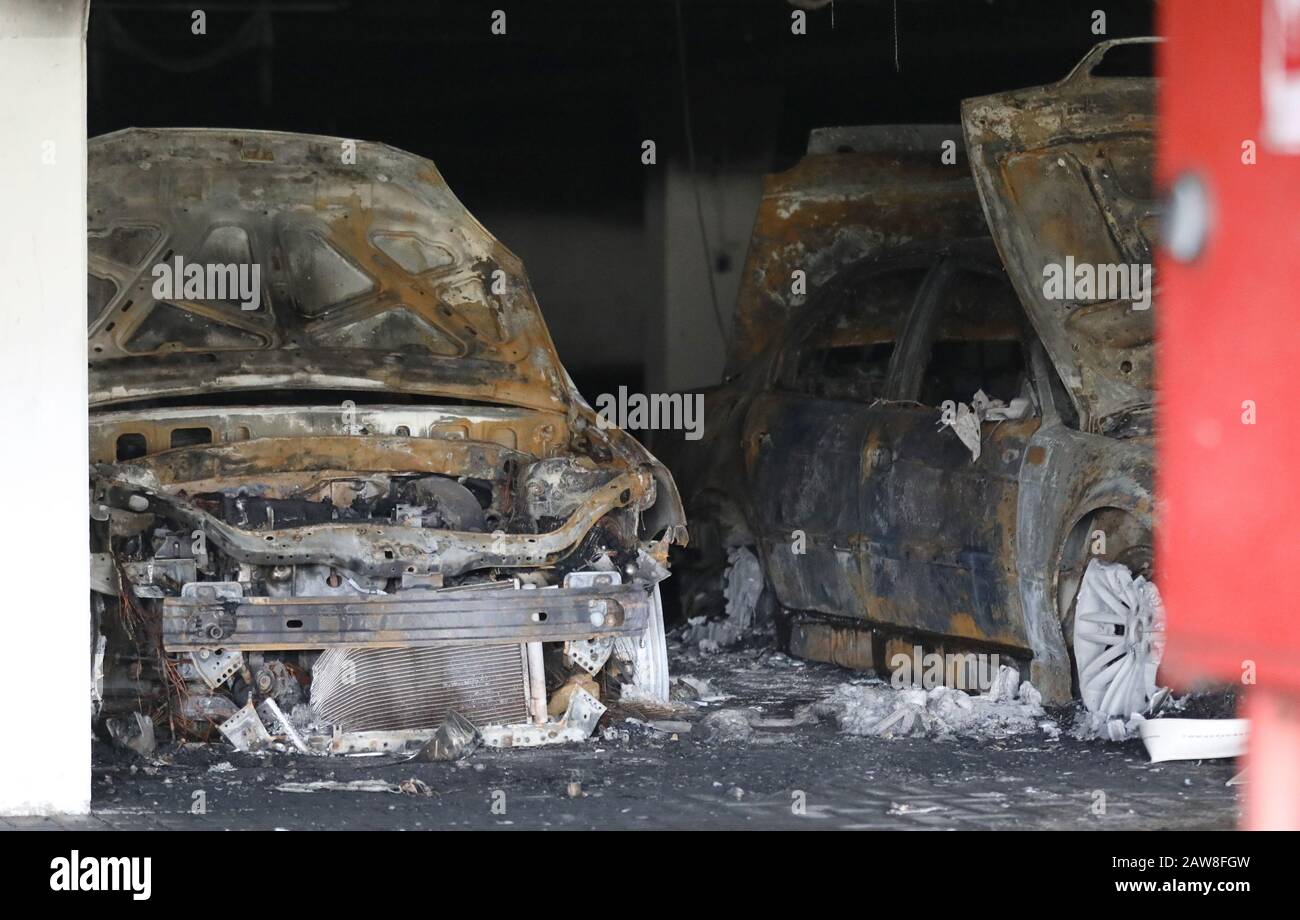 Burnt out van arson hi-res stock photography and images - Alamy