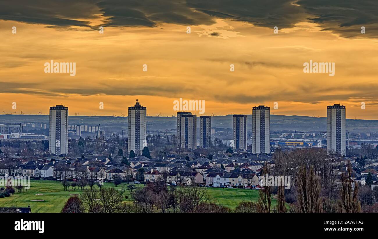 Glasgow, Scotland, UK, 7th February, 2020: UK Weather: Lovely sky as the calm before the Ciara storm  wth an amber warning produces an unusual sight over the Scotstoun towers, Knightswood golf course and the South of the city.  Copywrite Gerard Ferry/ Alamy Live News Stock Photo