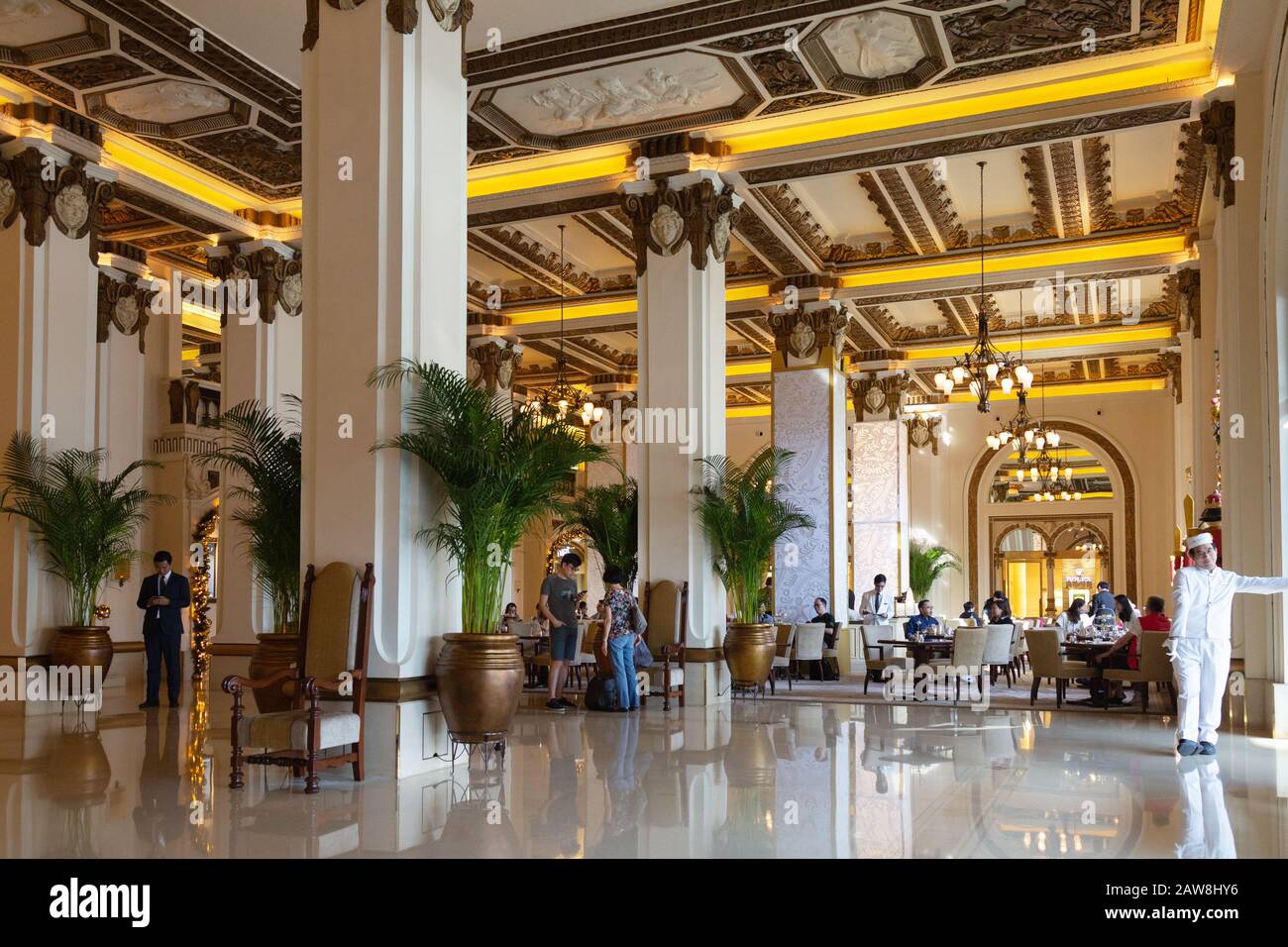 Peninsula Hotel lobby, Peninsula Hotel, Hong Kong Asia Stock Photo - Alamy