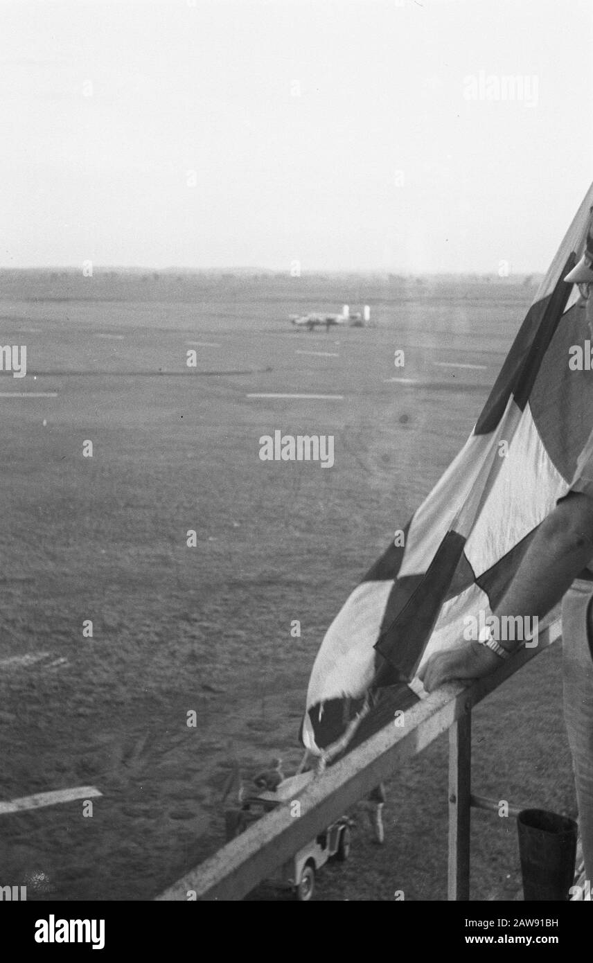 out airborne troops of Semarang  Colonel Van der Eem, the commander of the Militaite Air Force (not visible) on the conning tower of the airport Kali Banteng Semarang where the departure and the arrival of many airplanes regularly was Date: december 19, 1948 Location: Indonesia Dutch East Indies Stock Photo