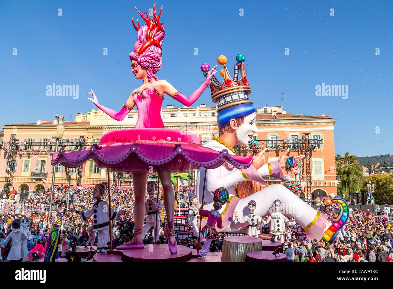 Nice, Cote d’Azur, France - February 24 2019: Carnaval de Nice, This years theme King of Cinema (ROI du Cinéma) - King of the Carnaval moves past Stock Photo
