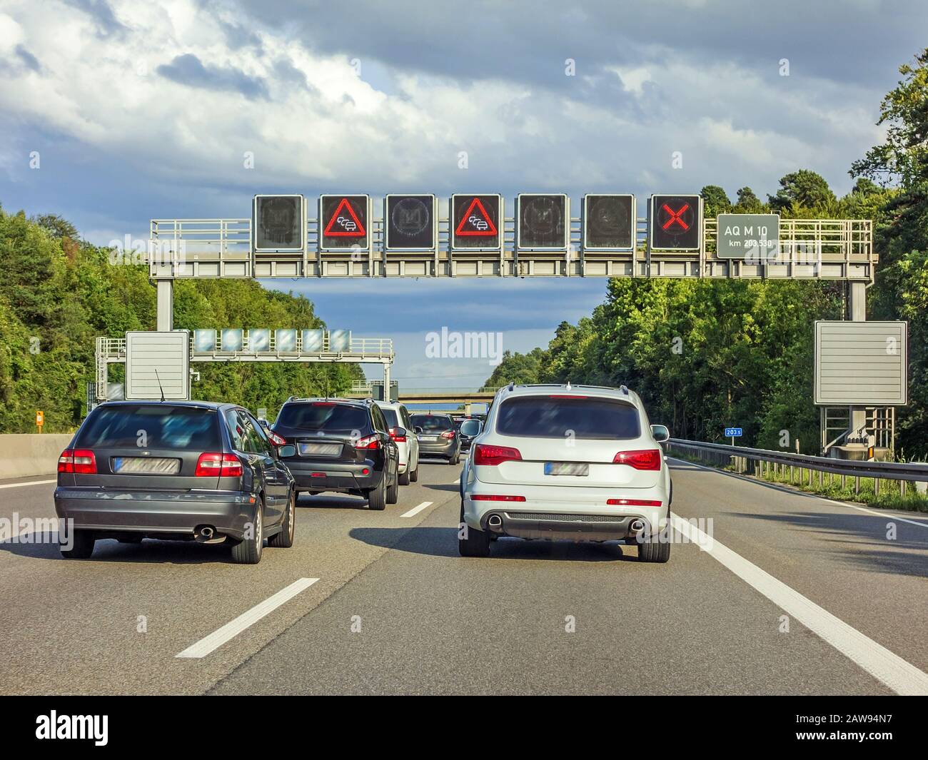 Автобан германия ограничение скорости. Автобан 4 германия. Дороги в германии. Автобан без ограничений. Автобан германия скорость.