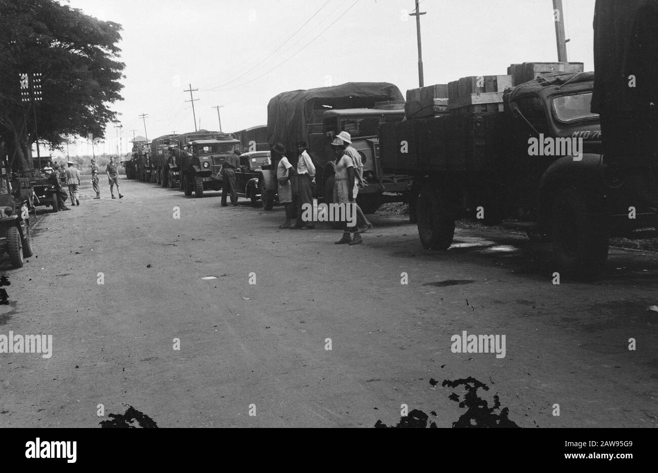 Military convoy standstill Date 01/01/1947 Location Indonesia Dutch