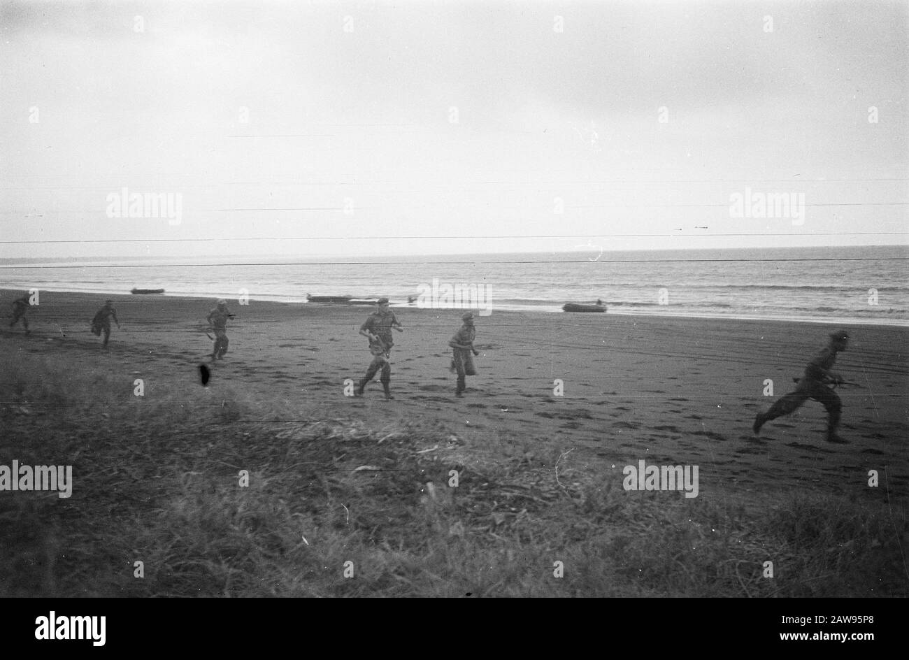 [Exercise amphibious landing operations] [troops ashore] Date: 01/01