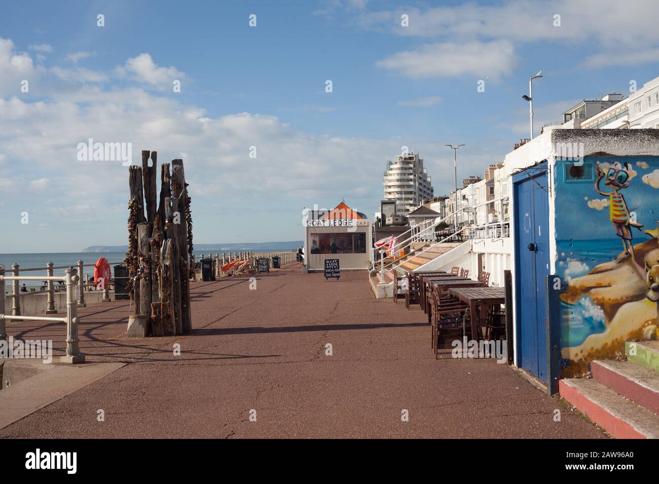 Mural in memory of Jeremy Birch leader of Hastings Council 2001-08 & 2010-15 &  My Heart Belongs to Hastings sculpture 2012, Hastings, UK Stock Photo