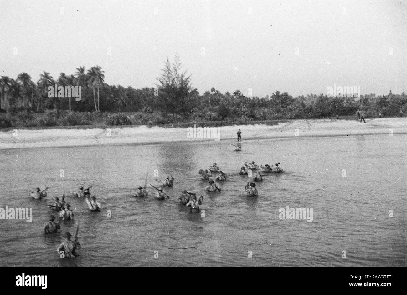 Loeboek Pakem and Baoengan  Perbaoengan (Sumatra East Coast). In collaboration with the Royal Navy and the Military Aviation Dutch troops made a landing at Baoengan which landing the occupation Pemetang Siantar preceded Date: July 29, 1948 Location: Indonesia, Dutch East Indies, Sumatra Stock Photo