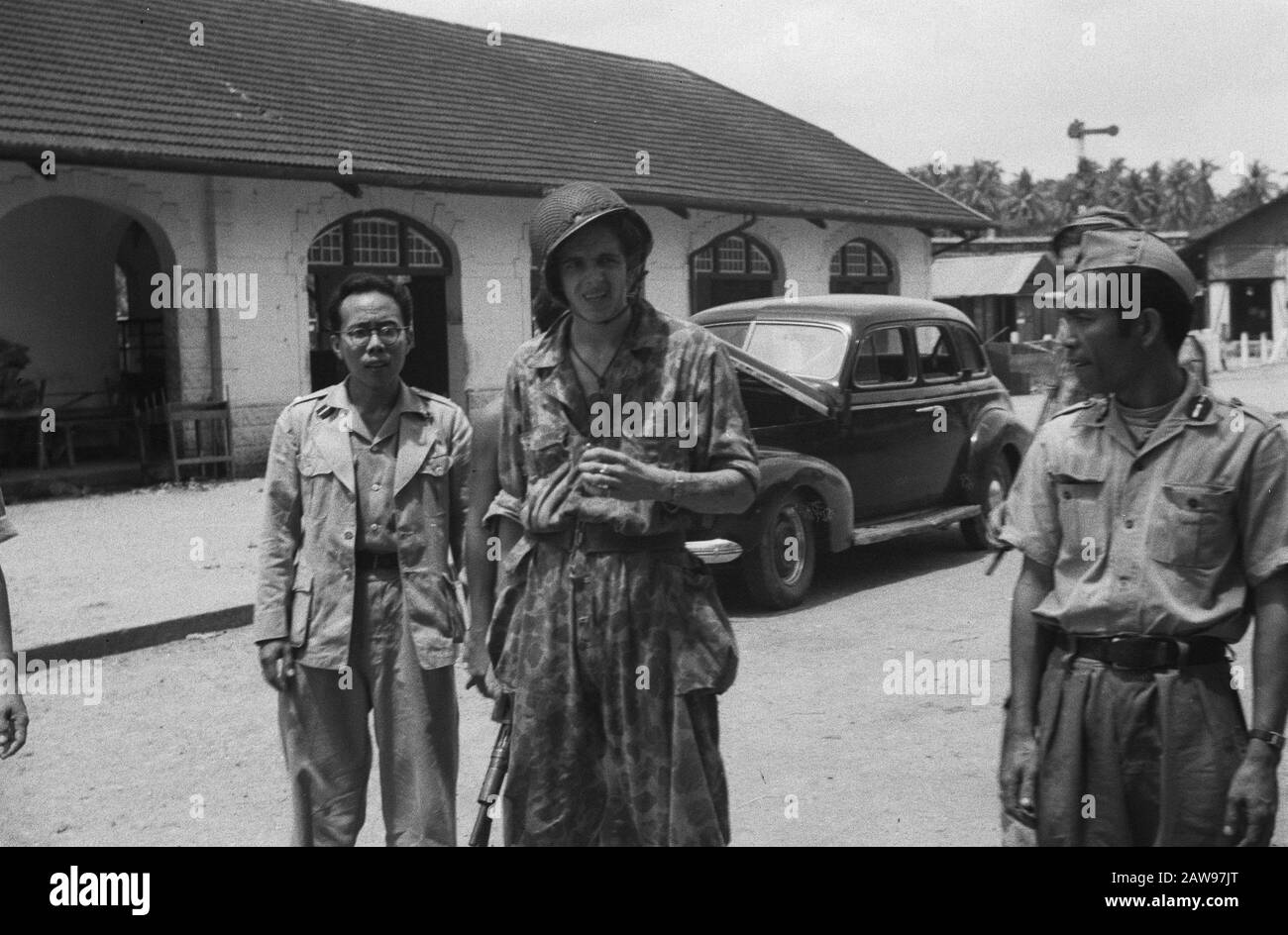 Loeboek Pakem and Baoengan  Get Caught TNI soldiers are applied Date: July 29, 1948 Location: Indonesia, Dutch East Indies, Sumatra Stock Photo