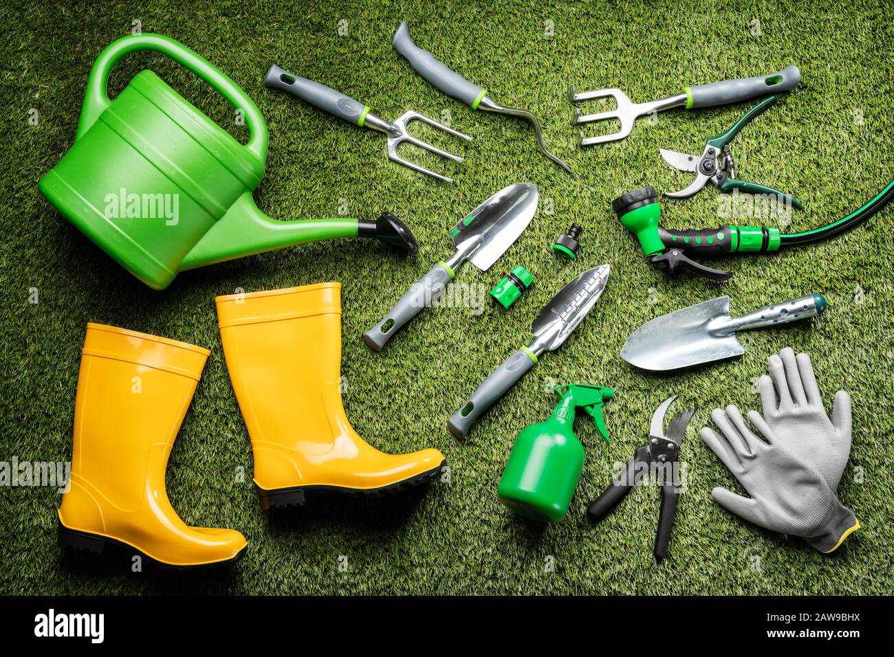 Gardening tools table top hi-res stock photography and images - Alamy