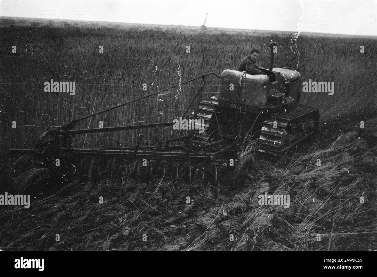 Machinery operation Black and White Stock Photos & Images - Alamy