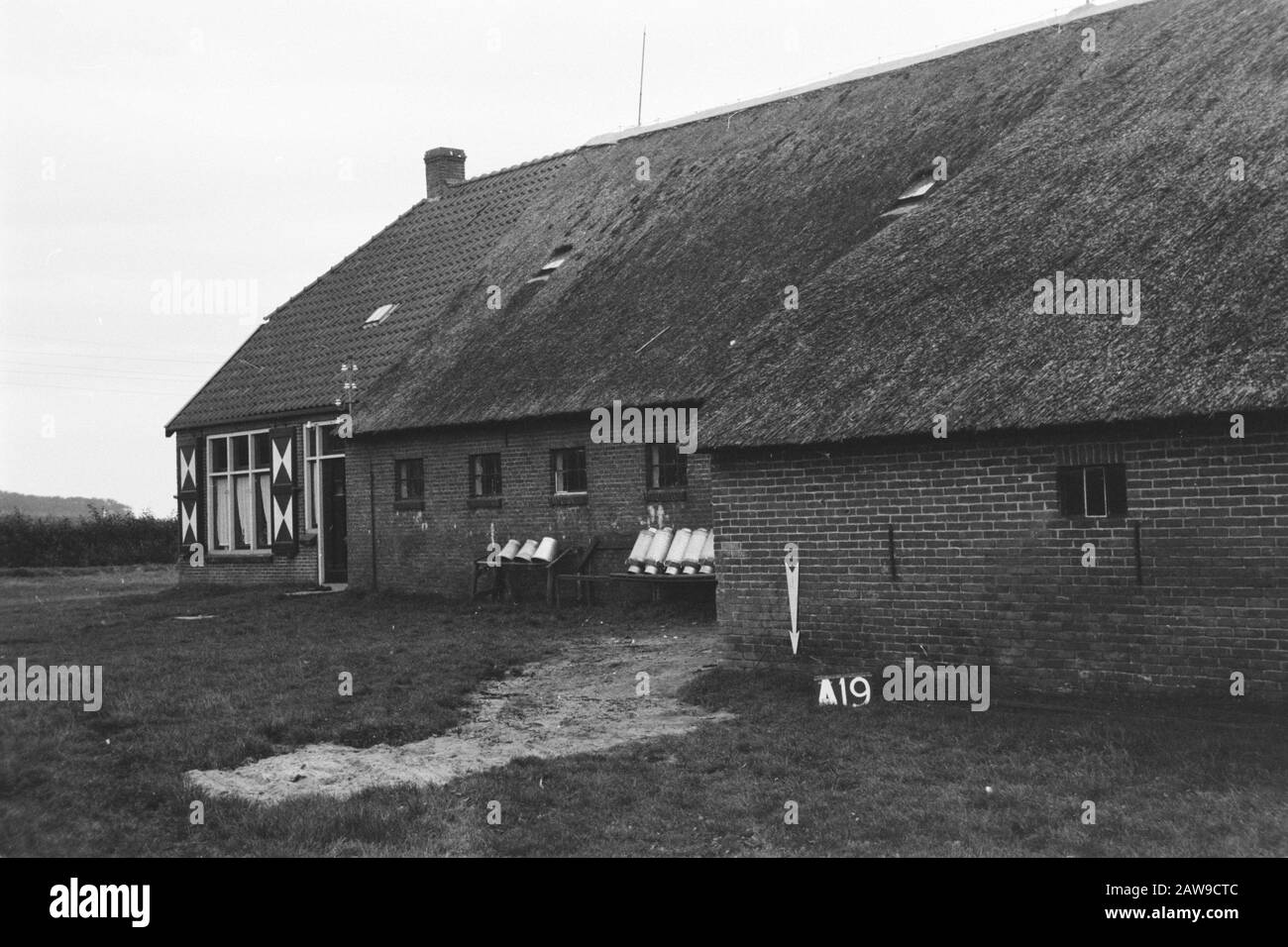 Farm red barn white house Black and White Stock Photos & Images - Alamy