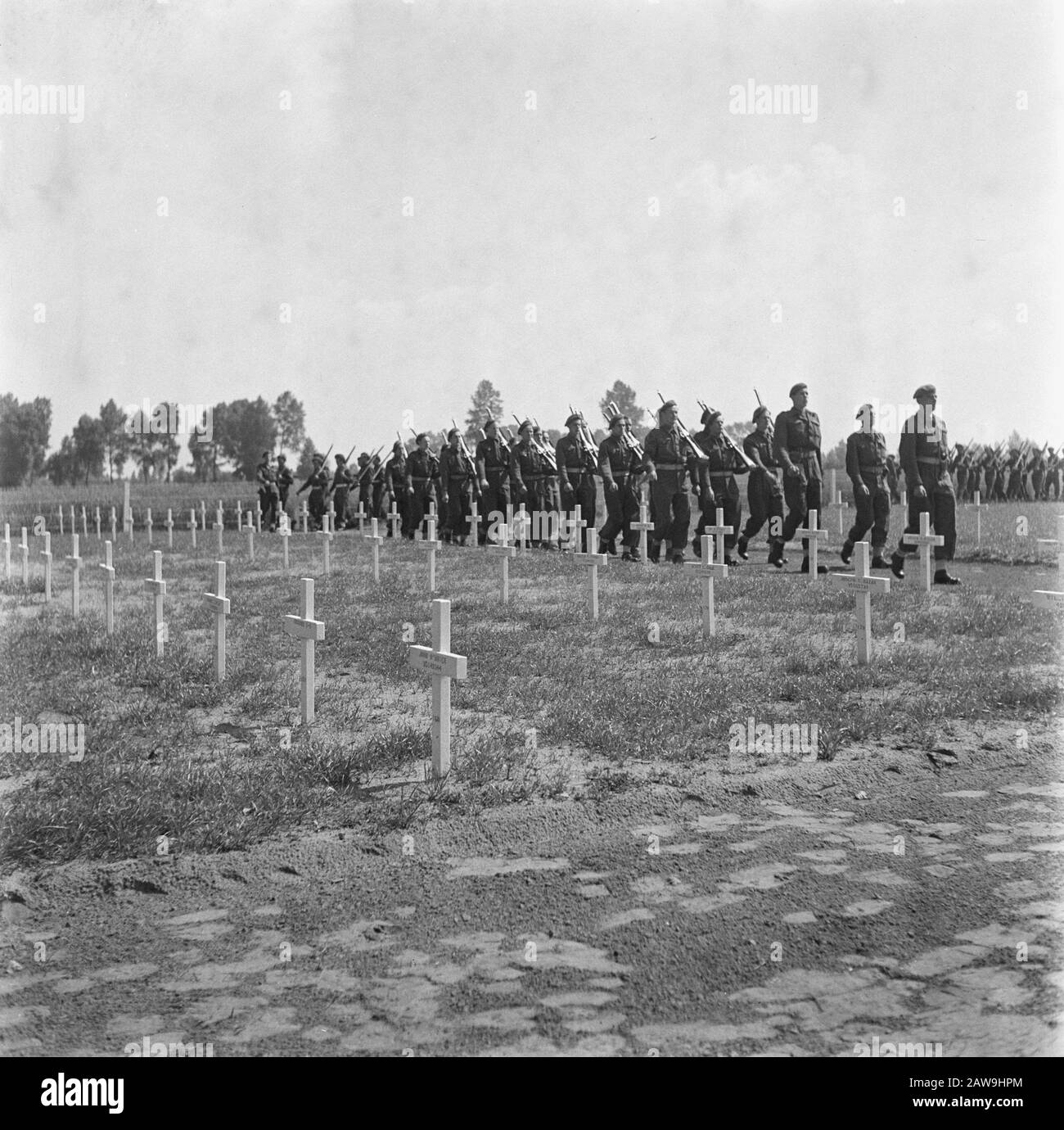 Liberation Festivals: Son (Noord-Brabant)  Wreath laying at the Amer U.S. cemetery in Son (North Brabant) at the American Independence [Independence Day] date: July 4, 1945 Location: North -Brabant, Son en Breugel Keywords: cemeteries, laying of wreaths, military Stock Photo