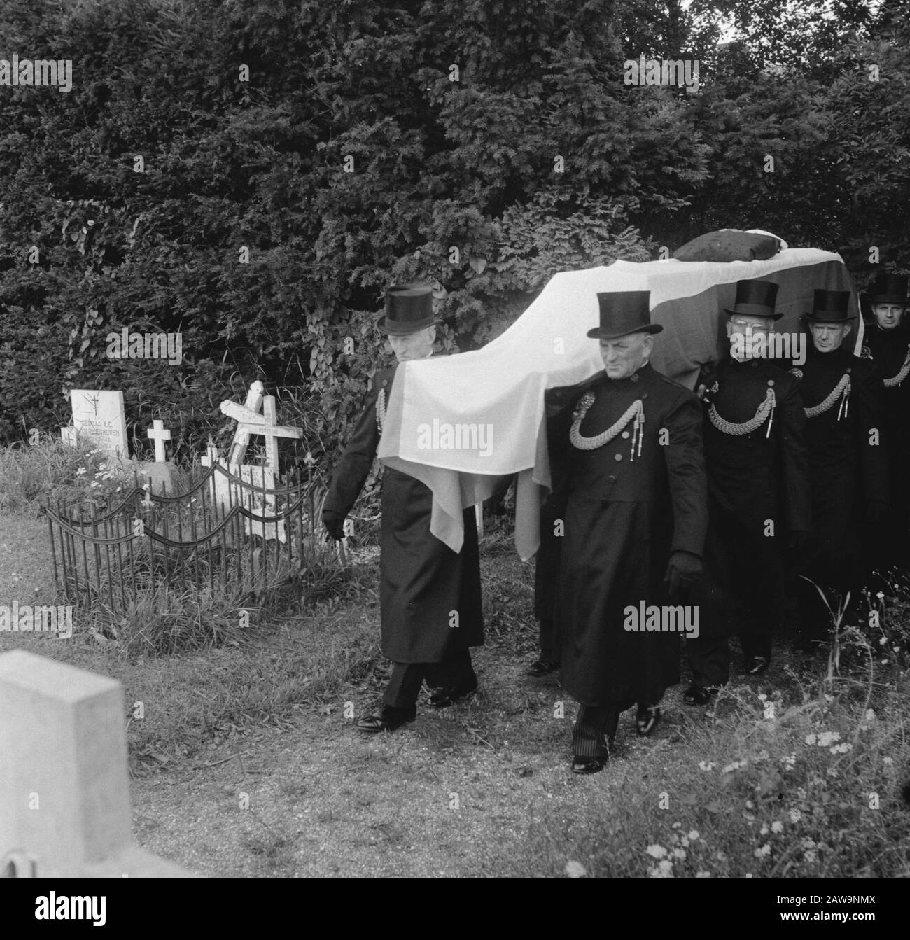 Marvo funeral LTZ II Starling De Zilk Date: August 27, 1956 Institution Name: Marva Stock Photo