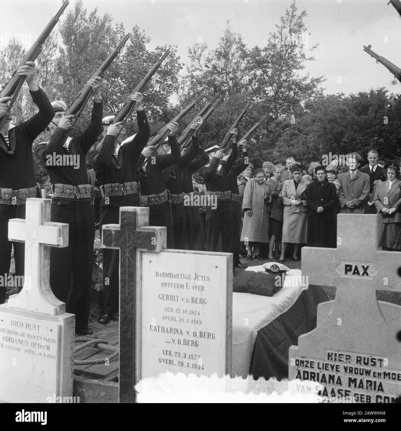 Marvo funeral LTZ II Starling De Zilk Date: August 27, 1956 Institution Name: Marva Stock Photo