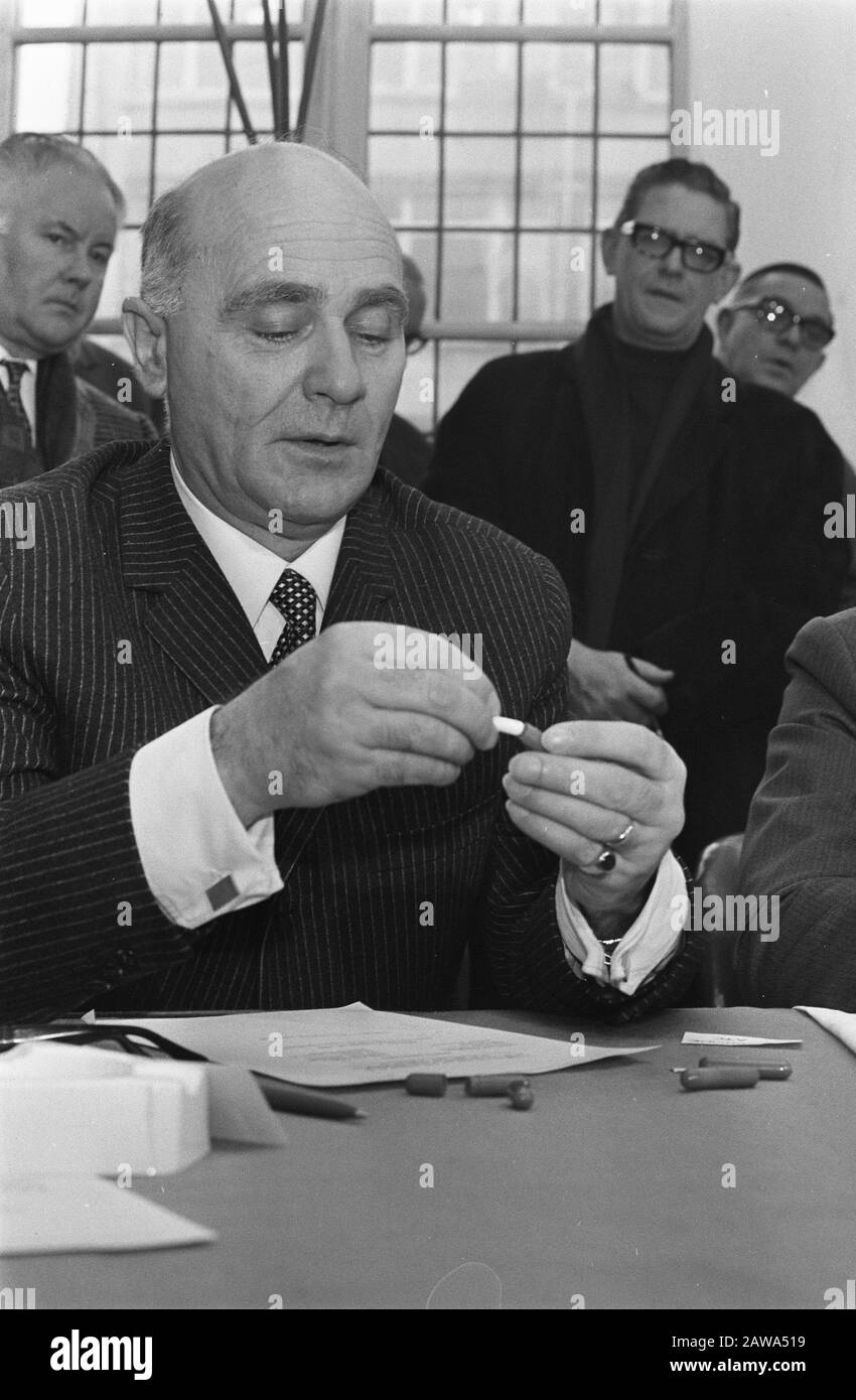 Draw semi final european cup hires stock photography and images Alamy