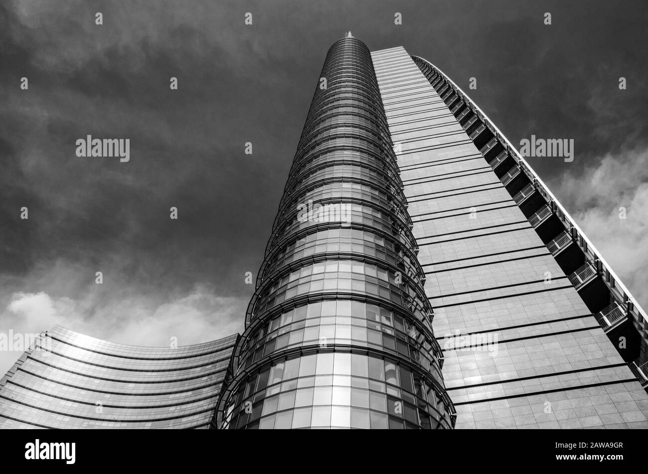 UniCredit Tower a Milano zona Gae Aulenti Stock Photo