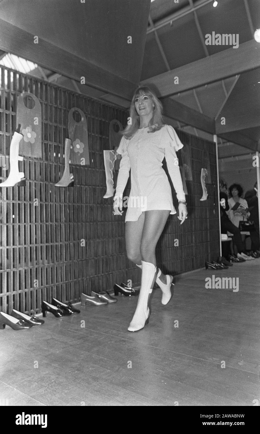 Mary Quant shows her summer boots in shoe fair in Utrecht show Date March 24 1969 Location Utrecht Keywords shoes purses Stock Photo Alamy