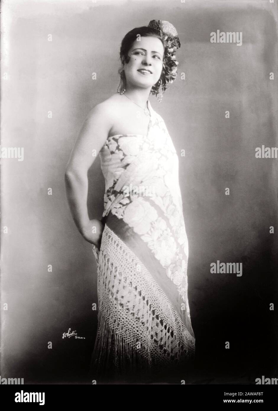 1915 ca, USA : The italian actress Mimì AGUGLIA ( 1884 - 1970 ). Photo by Studio White , New York . Daughter of Giuseppina Aguglia, a famous Sicilian Stock Photo