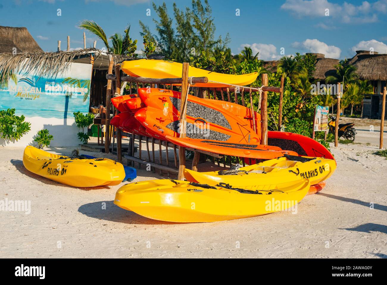 Kayaking on the beach mexico hi-res stock photography and images - Alamy