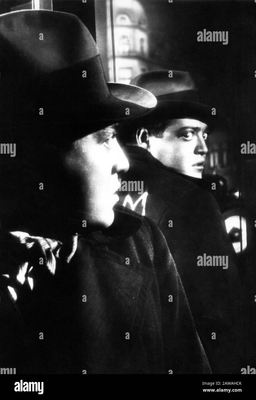 1931 , GERMANY : The actor PETER LORRE  ( 1904 – 1964 ) , pubblicity still  for M ( M Il mostro di Düsseldorf ) by FRITZ LANG , from a script by Thea Stock Photo