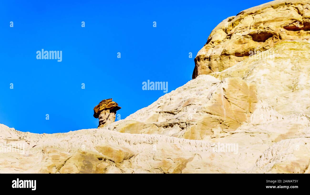 Toadstool Hoodoo on the colorful sandstone mountains in Grand Staircase-Escalante Monument in Utah, Unites States Stock Photo
