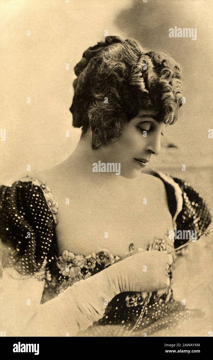 1895 ca , Paris , FRANCE : The french Comedie Française actress REJANE (  real name Gabrielle Charlotte Reju , Paris 1856 - 1920 ) . Photo by  REUTLINGE Stock Photo - Alamy