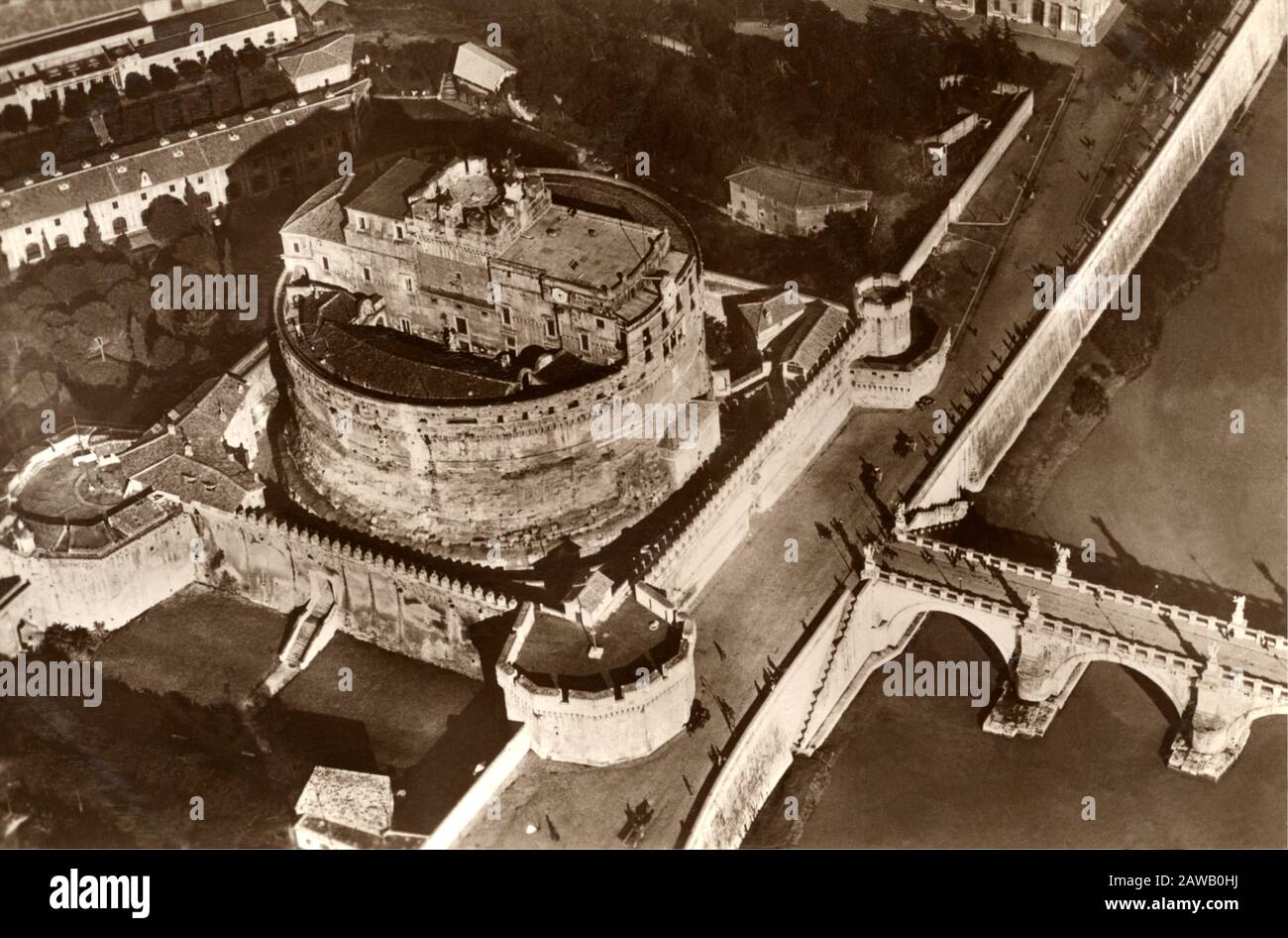 1920 ca. , ROMA , ITALY : THE CASTEL SANT'ANGELO ( Mole Adrianea o di ...