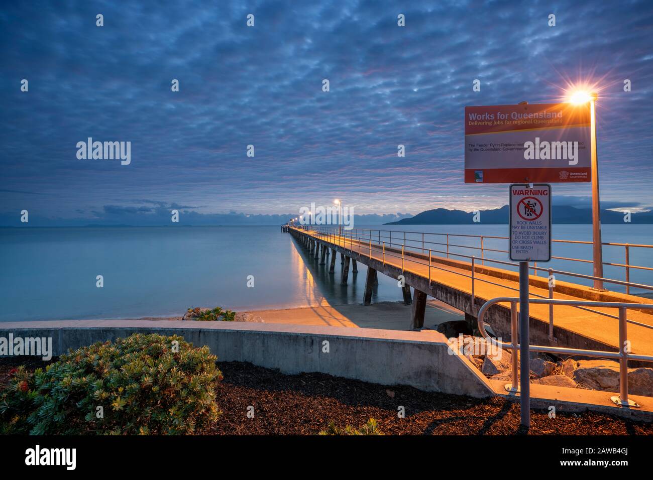 Cardwell jetty hires stock photography and images Alamy