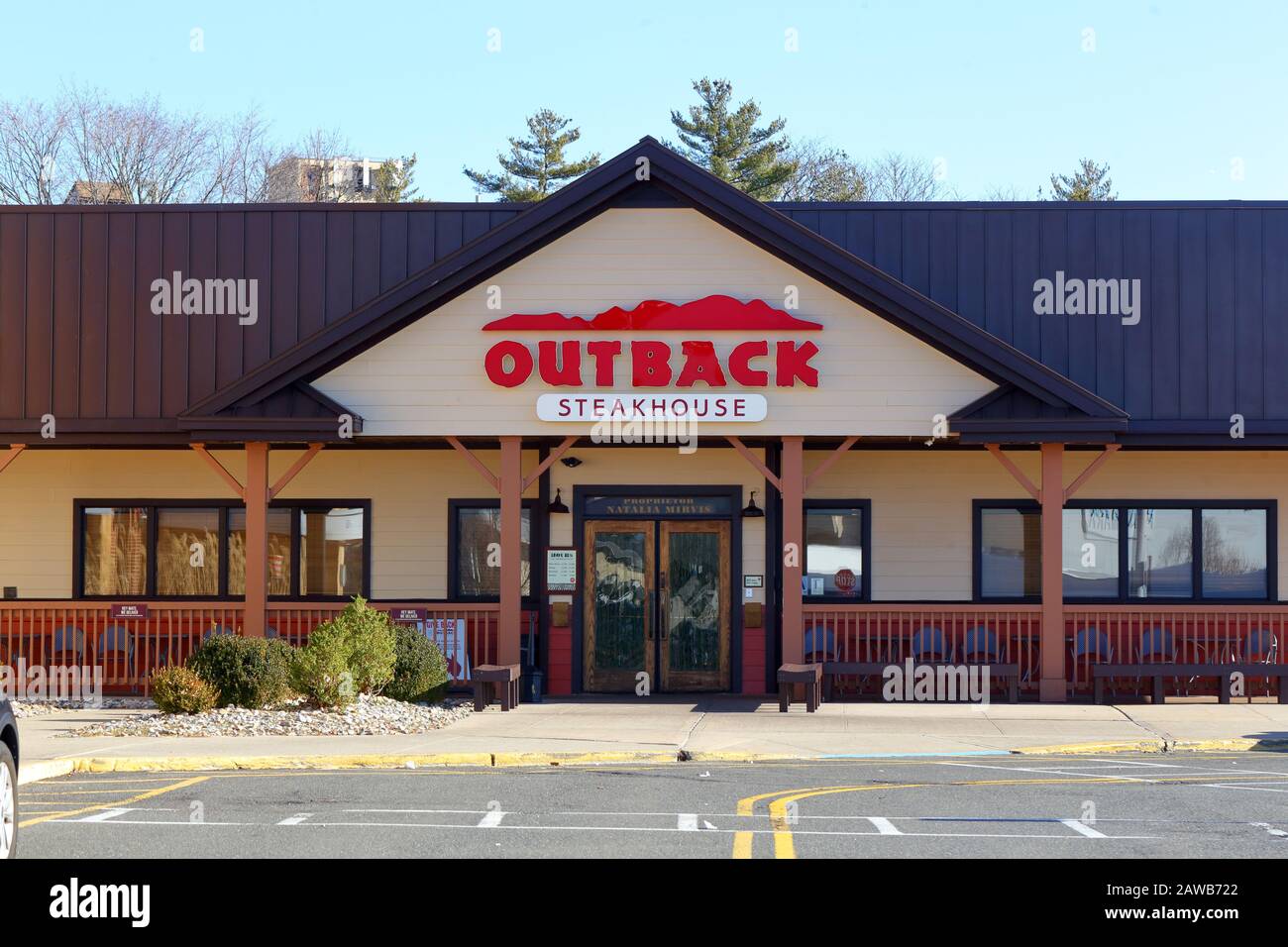 Outback Steakhouse, 280 Marsh Ave, Staten Island, New York. NYC storefront photo of an Australian-themed chain restaurant in the Staten Island Mall. Stock Photo