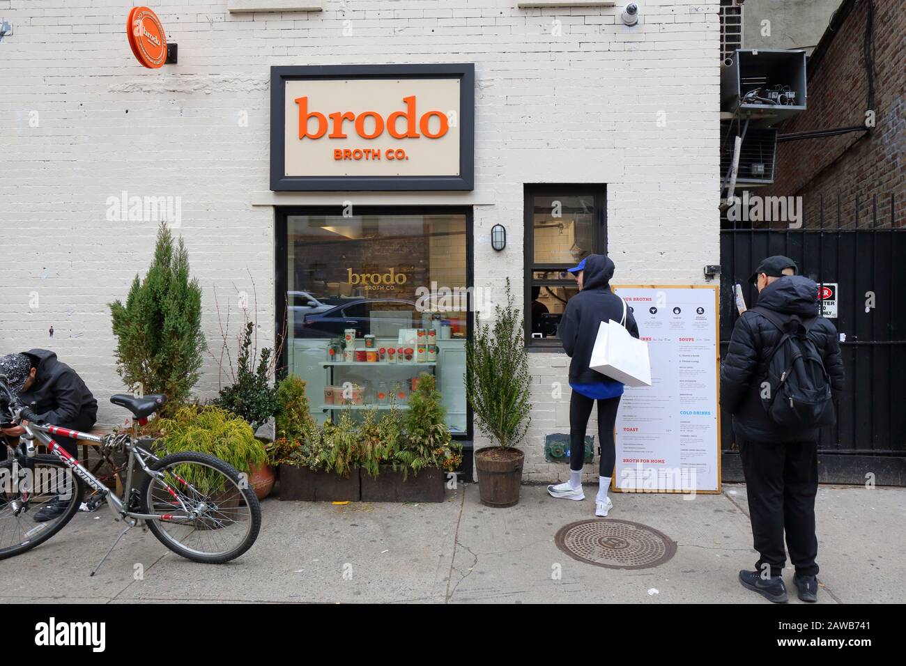 Brodo, 236 Lafayette Street, New York, NYC storefront photo of a bone broth takeout window in the SoHo neighborhood of Manhattan Stock Photo