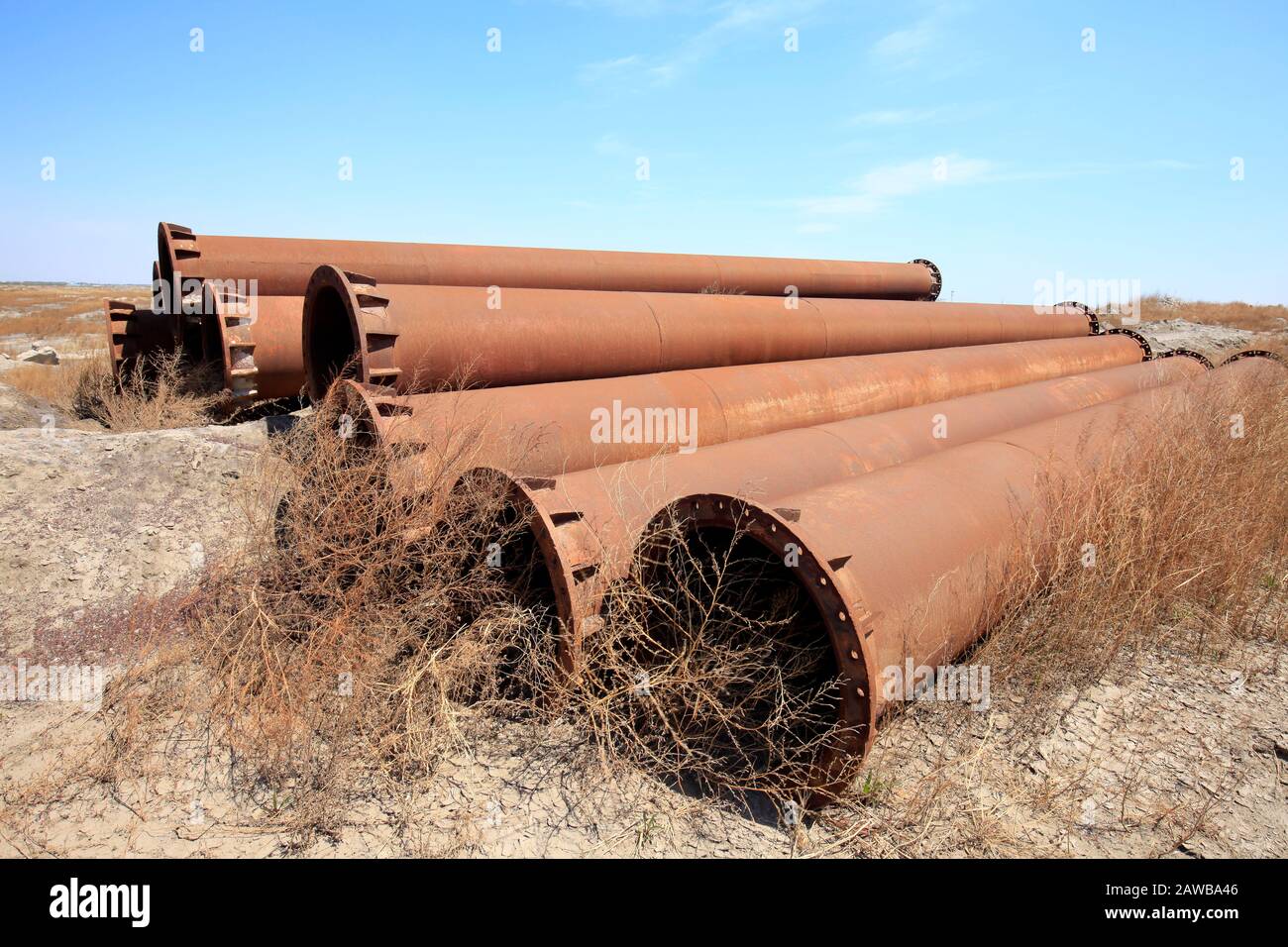 The rusty iron pipe Stock Photo - Alamy