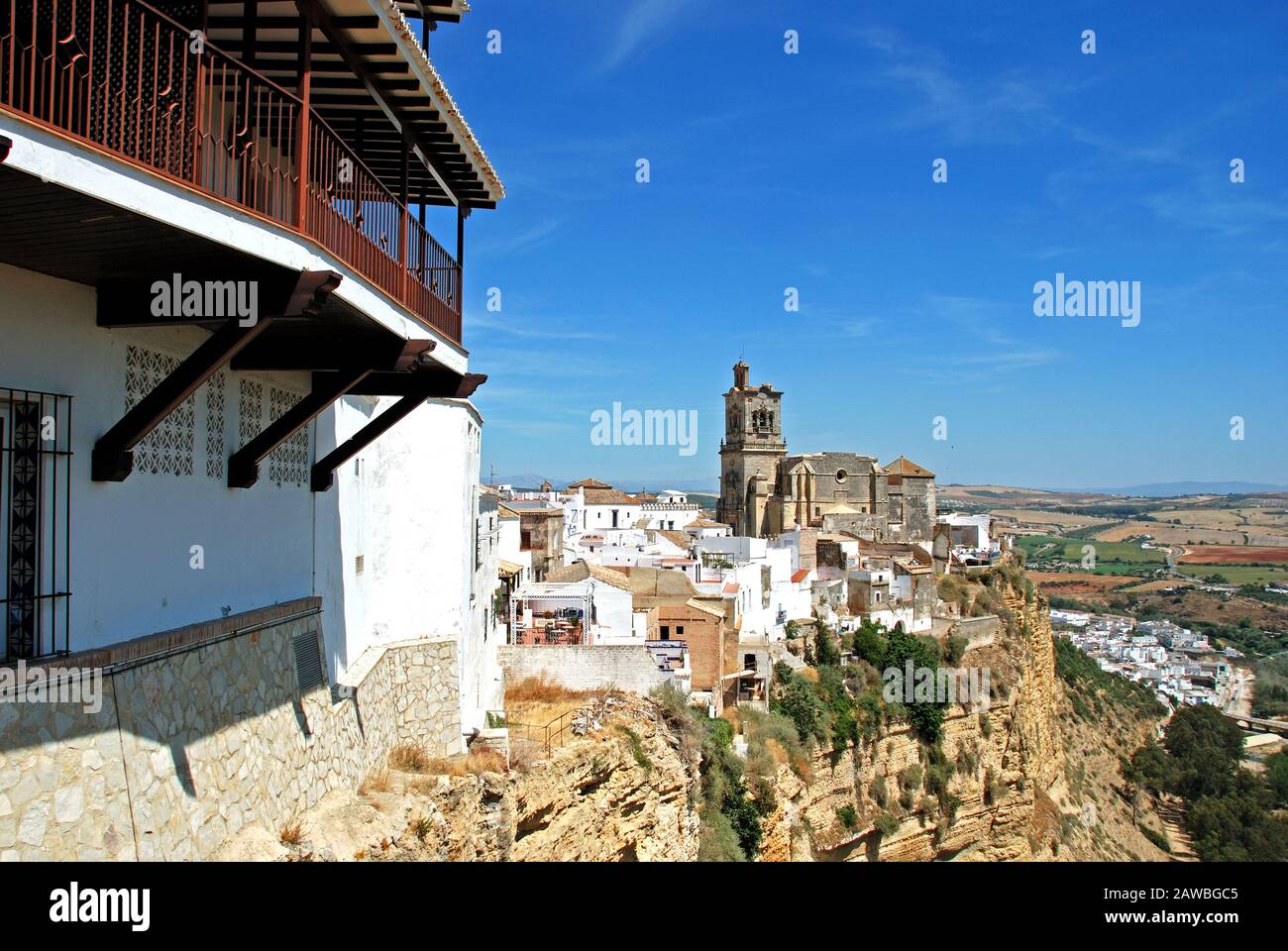 Elevated view of St Peters church and the town with the Parador to the left, Arcos de la Frontera, Andalusia, Spain. Stock Photo