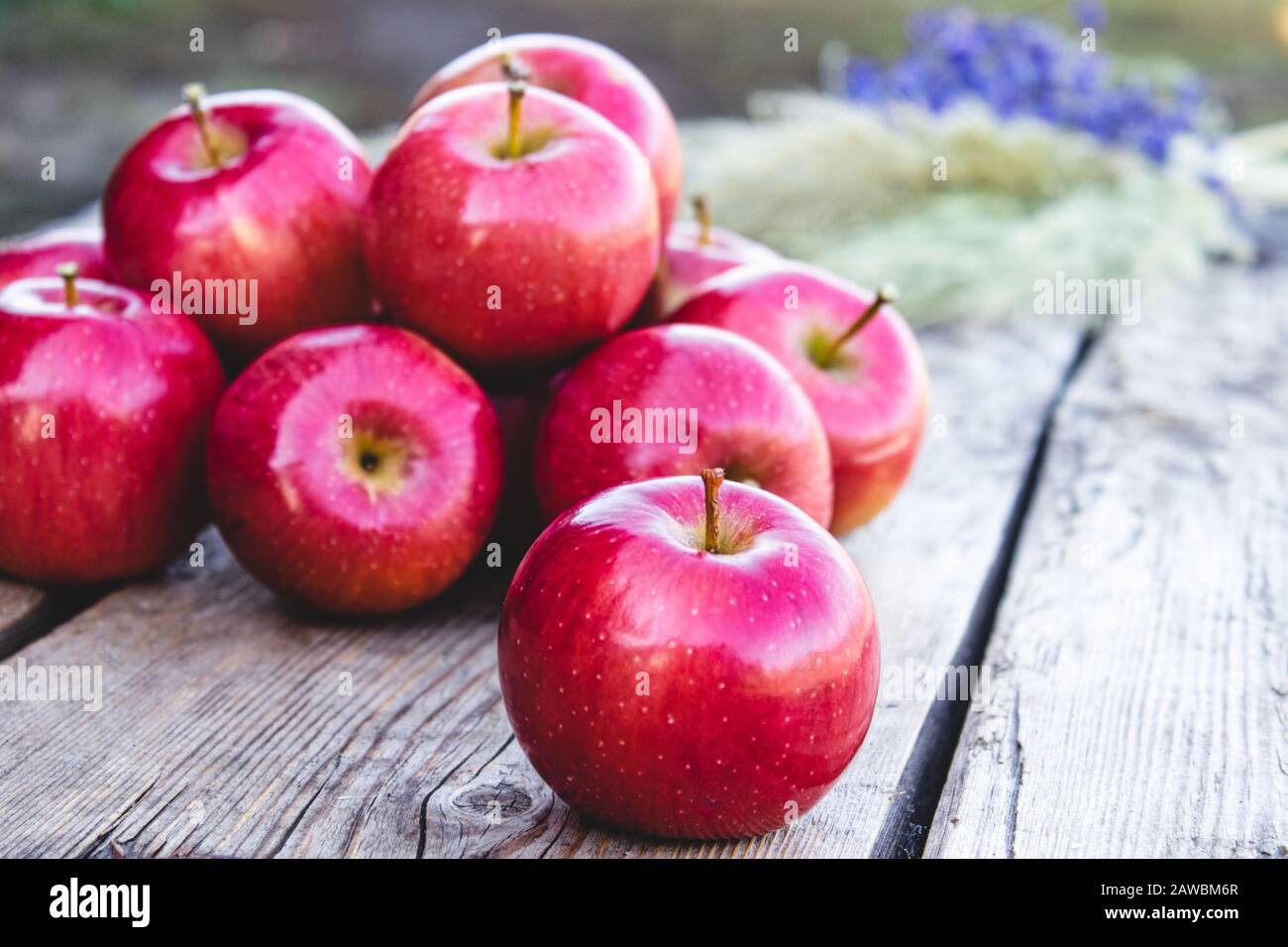 A lot of apples hires stock photography and images Alamy