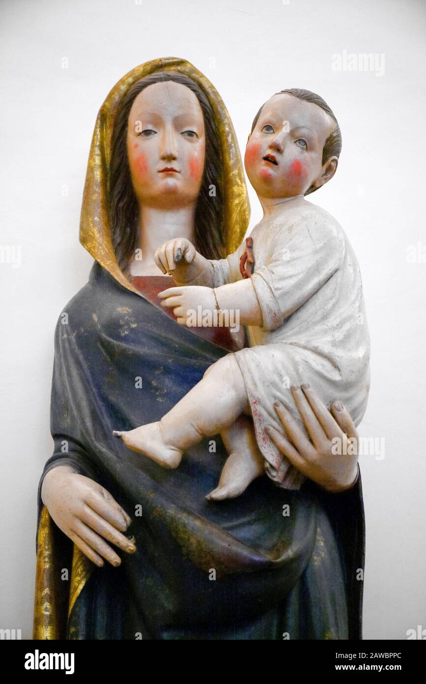Italy Marche Urbino - Palazzo Ducale - Galleria Nazionale delle Marche - Madonna and Child: Master of the Madonna di Macereto Stock Photo