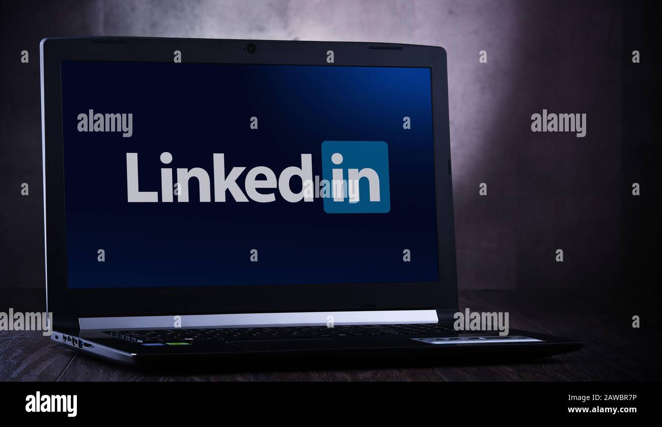 Linkedin profile hi-res stock photography and images - Alamy