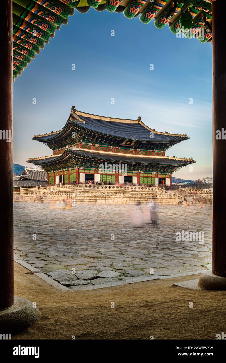 Visitors enjoying Gyeongbokgung Palace in Seoul, South Korea. Stock Photo