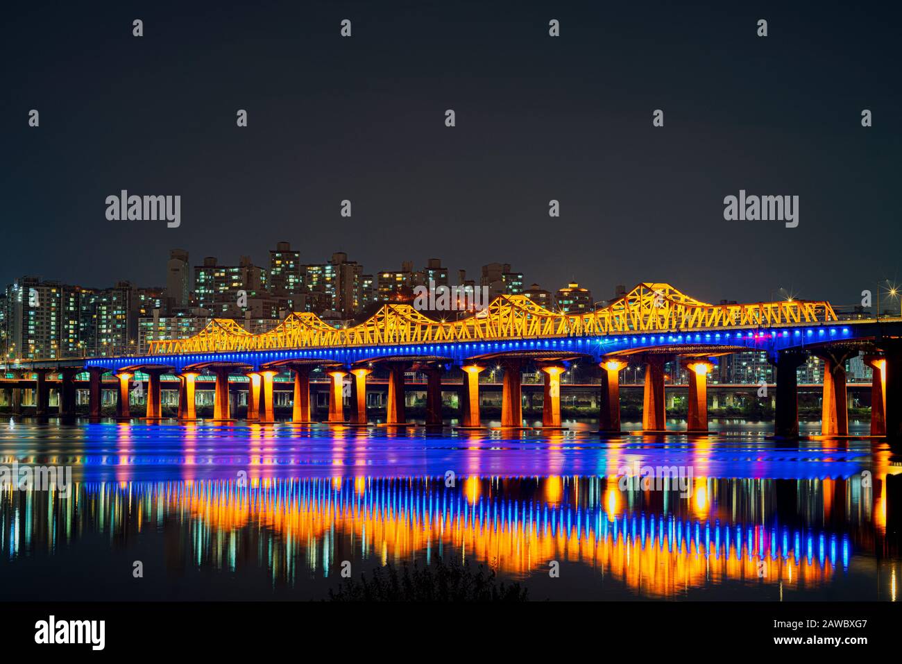 A bridge over the Han River in Seoul, South Korea Stock Photo