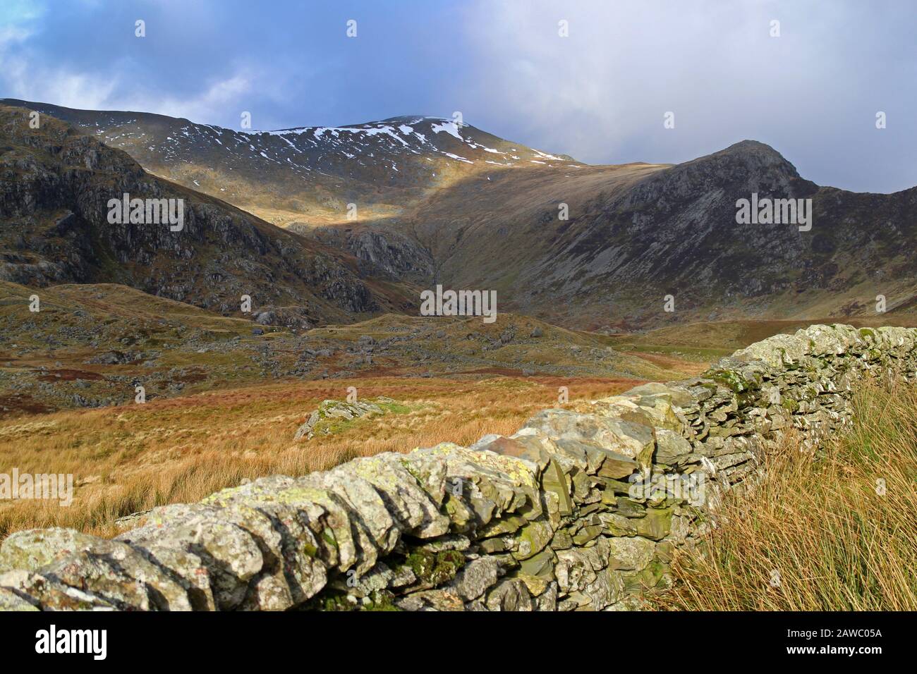 Carneddau mountain range and views of Carnedd Llewellyn Stock Photo Alamy