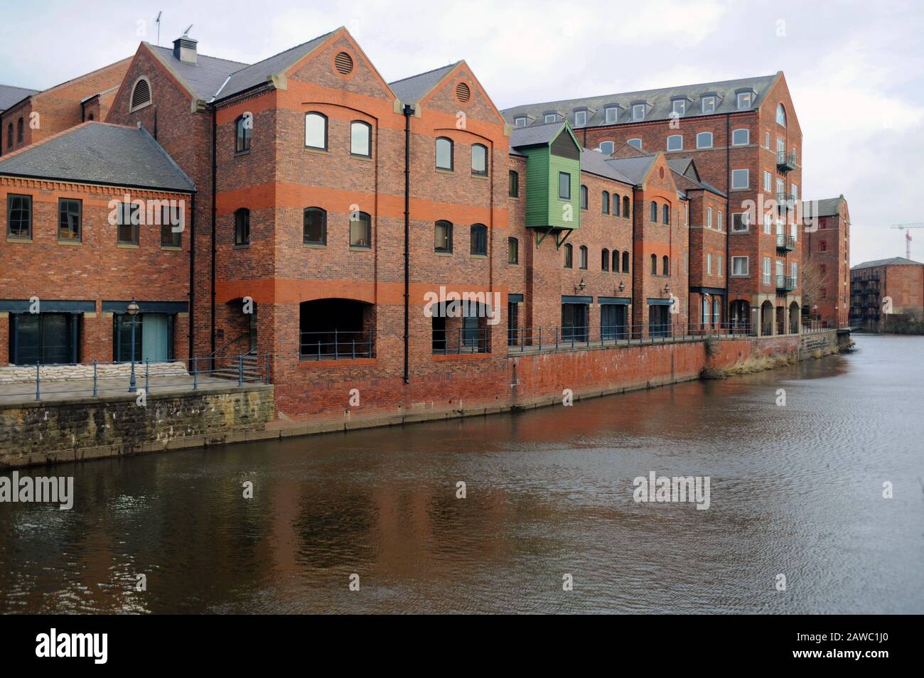 Apartments along the River Aire, Leeds, Yorkshire Stock Photo - Alamy