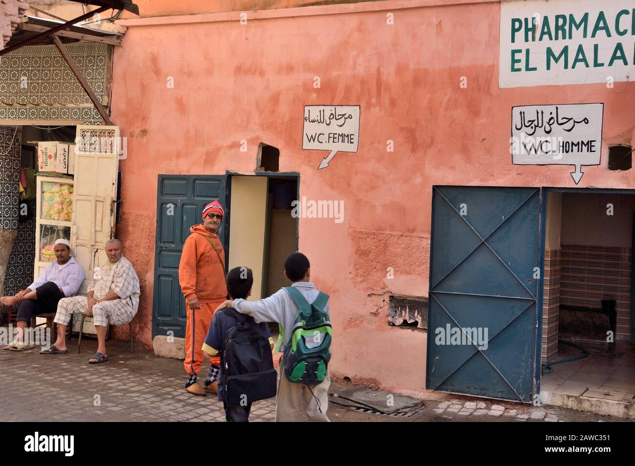 Public bathrooms exterior hires stock photography and images Alamy
