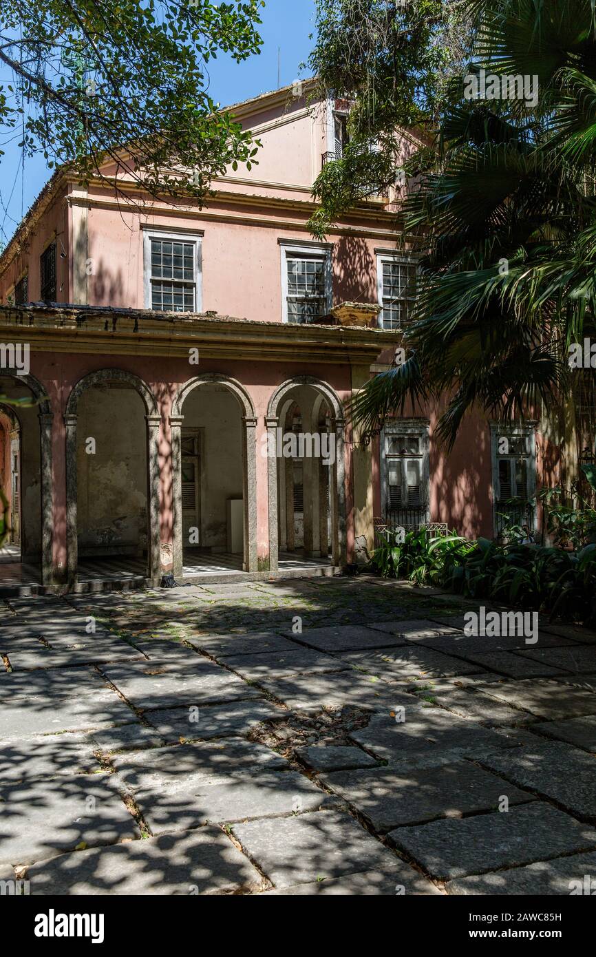 Solar dos Abacaxis, an exquisite derelict colonial mansion taken over ...