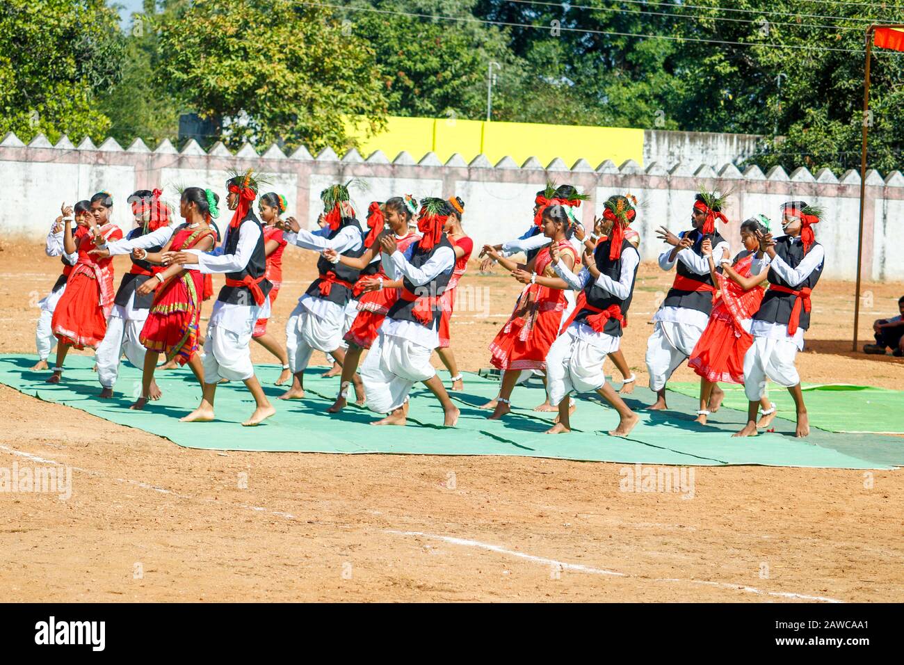 tribal-dance-group-hi-res-stock-photography-and-images-alamy