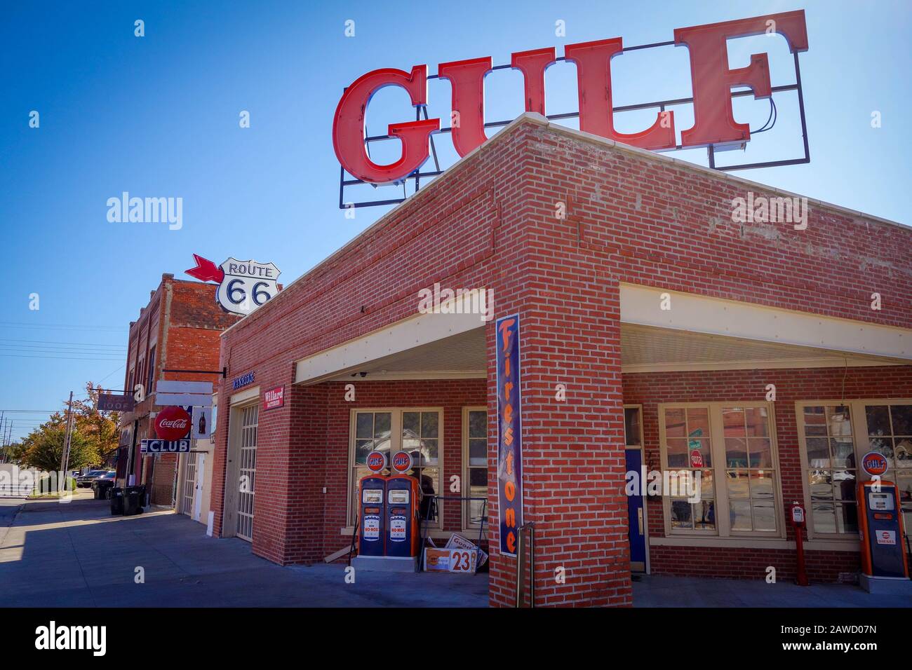 Gulf gas station hires stock photography and images Alamy