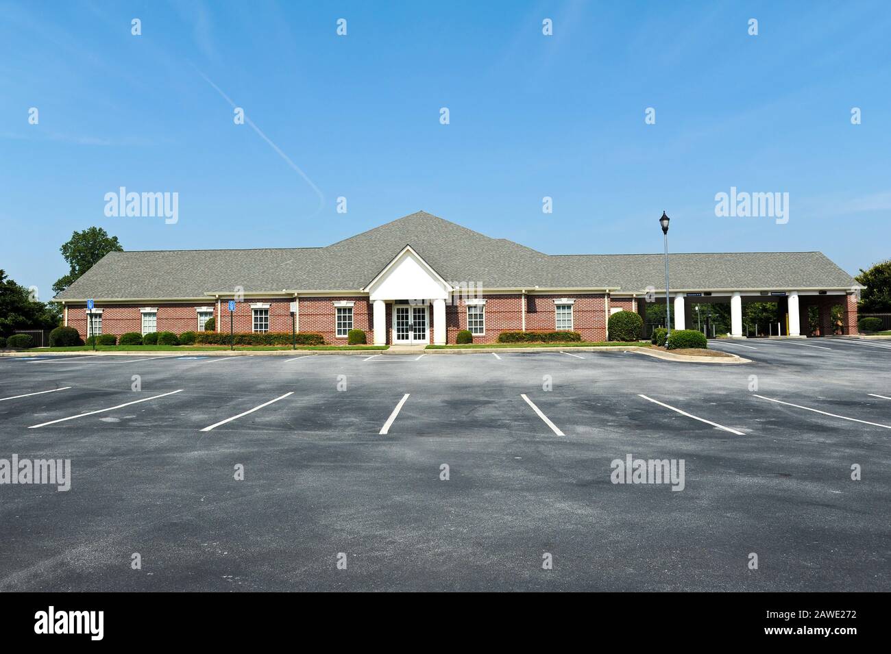 Empty Bank Building Empty New Bank Building for Sale after Closure Stock Photo - Alamy