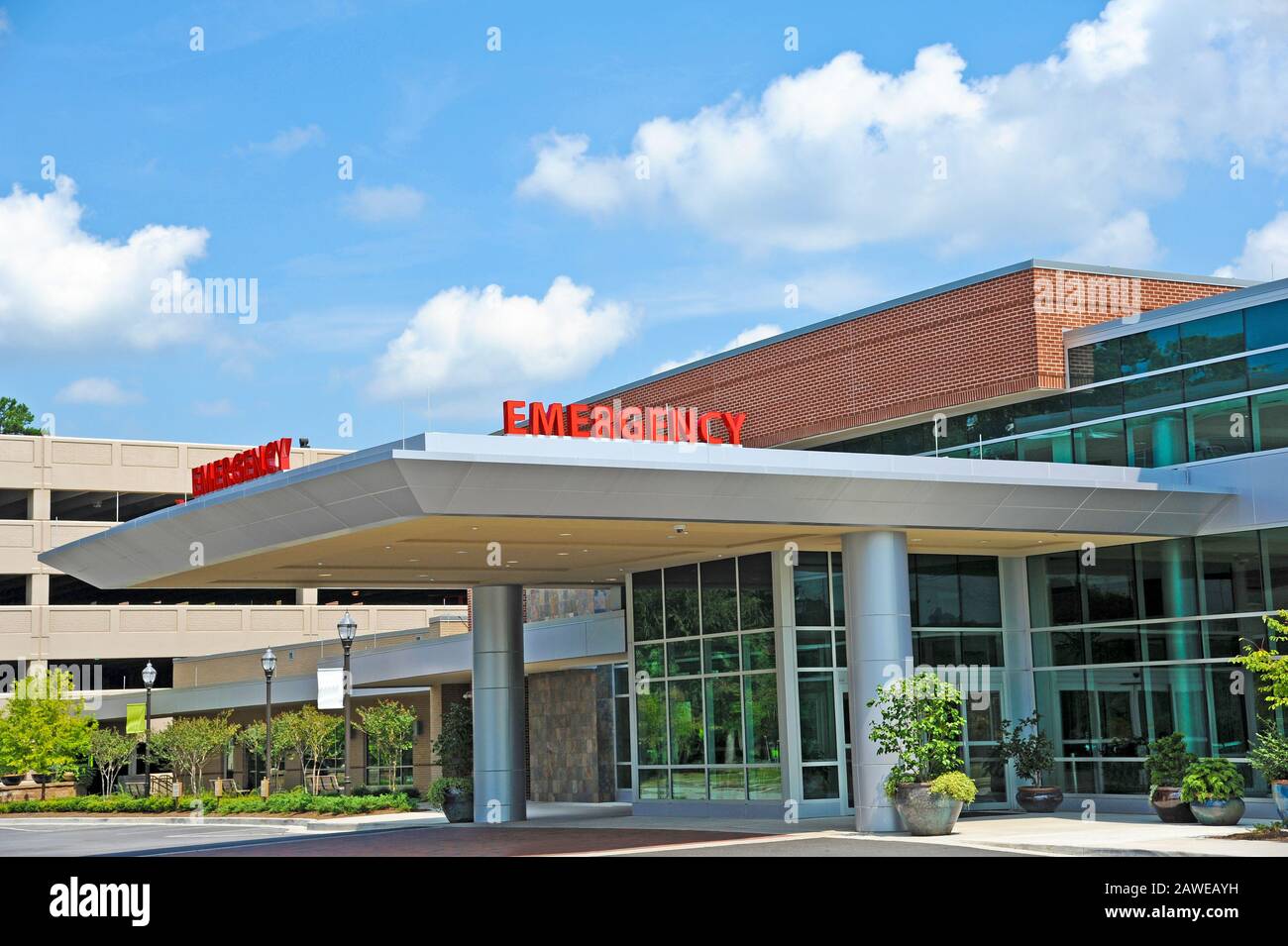 New Modern Hospital Emergency Room Entrance Stock Photo - Alamy