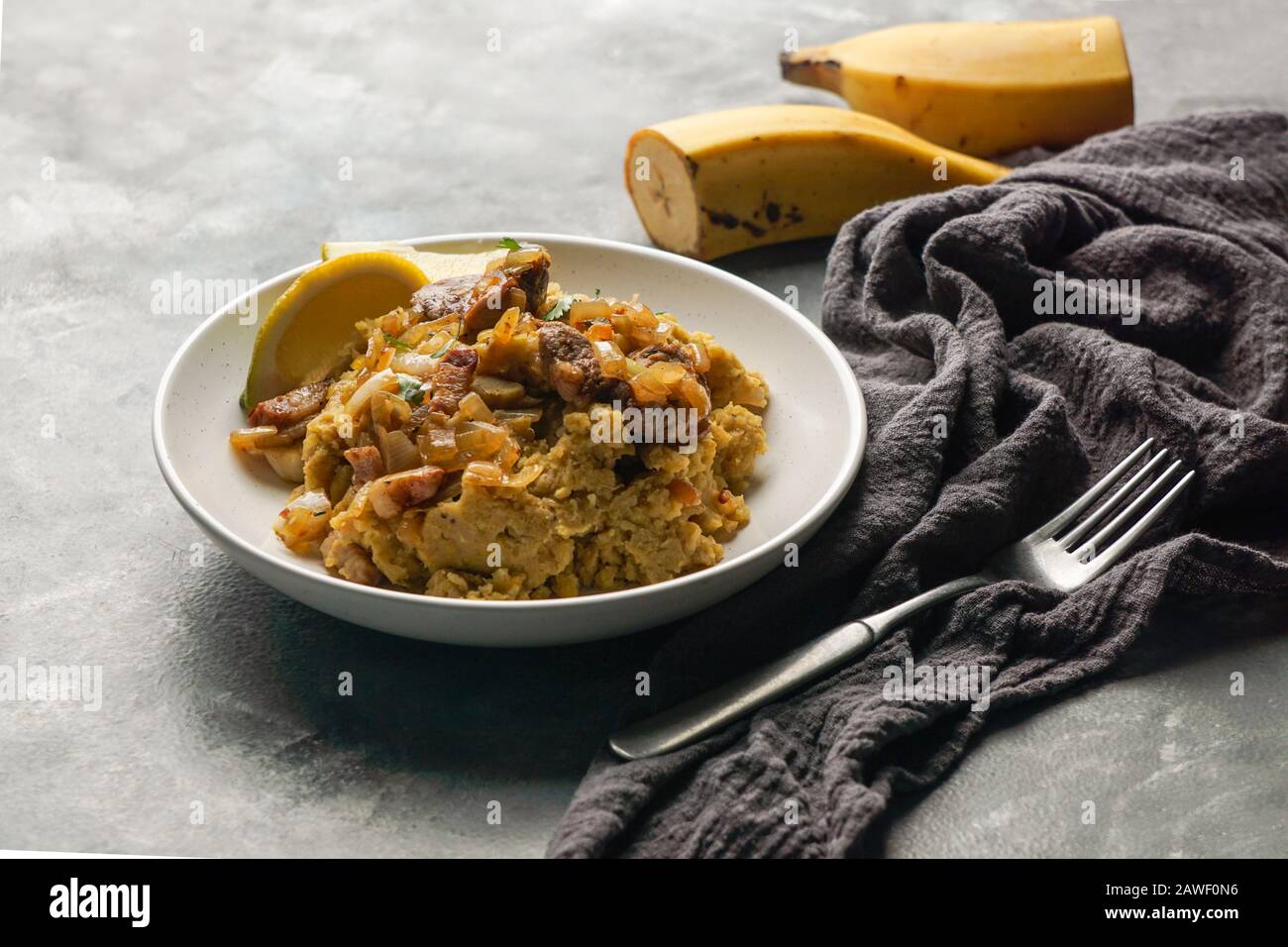 Fufu de platano verde maduro, tacaho, Mofongo, mashed boiled plantains