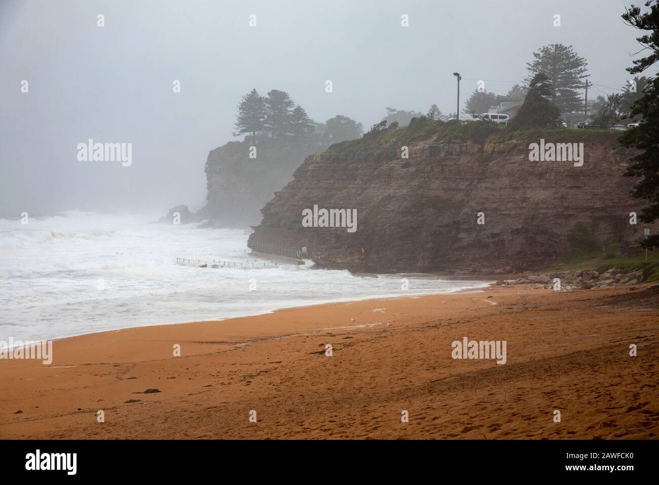 Sydney, Australia. 9th Feb 2020. Heavy storms and king tide batter Avalon beach in Sydney, Australia Credit: martin berry/Alamy Live News Stock Photo