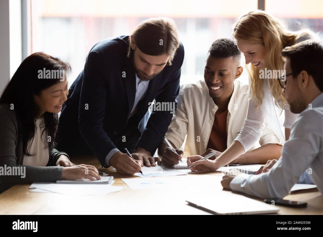 Korean employees hi-res stock photography and images - Alamy