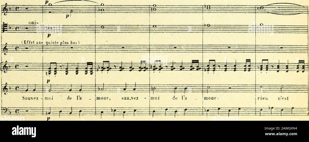Nouveau traité d'instrumentation . ethoven, oeuvre 16 ( piano, hautbois, clarinette, basson, cor ) et le septuor en ré mineurde Hummel (piano, flûte, hautbois, cor, alto, violoncelle, contrebasse). Le vrai domaine du hautbois est lorchestre, où il a sa place depuis Lulli. Pendant un siècleil y a représenté presque à lui seul tout le groupe des instruments à anche. On écrit habituel-lement deux parties de hautbois, mais en laissant reposer souvent la seconde partie. Dansles passages doux, ou lorsquils accompagnent la voix, deux hautbois se font trop remar-quer pour quon leur donne un simple rem Stock Photo
